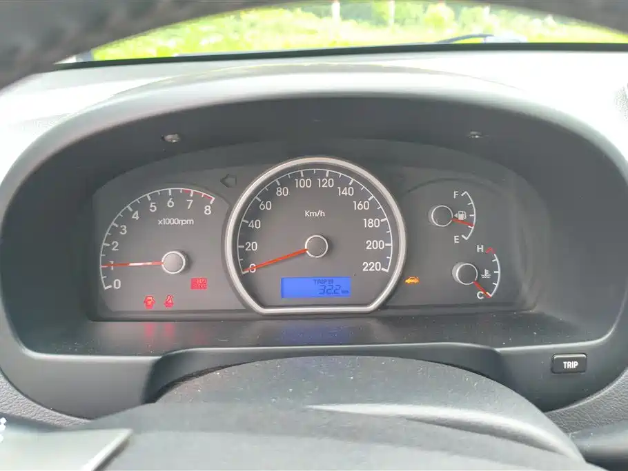 Hyundai Elantra 2015 — фото 14