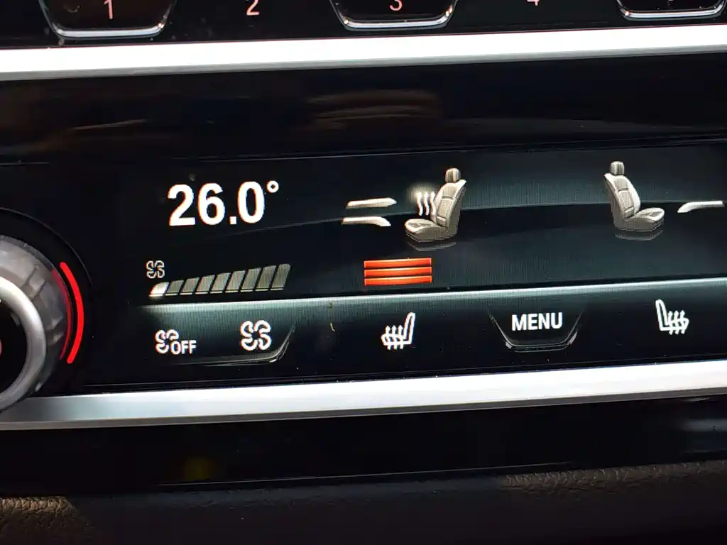 BMW 6 Series GT 2023 — фото 13