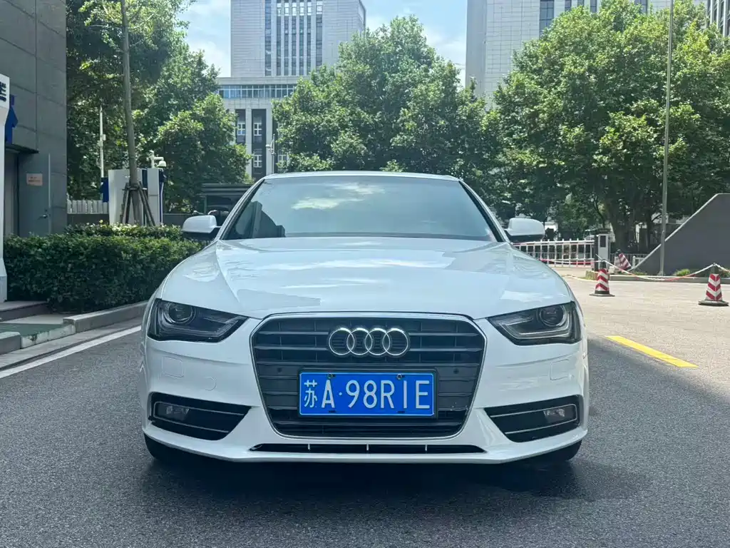 Audi A4L 2012