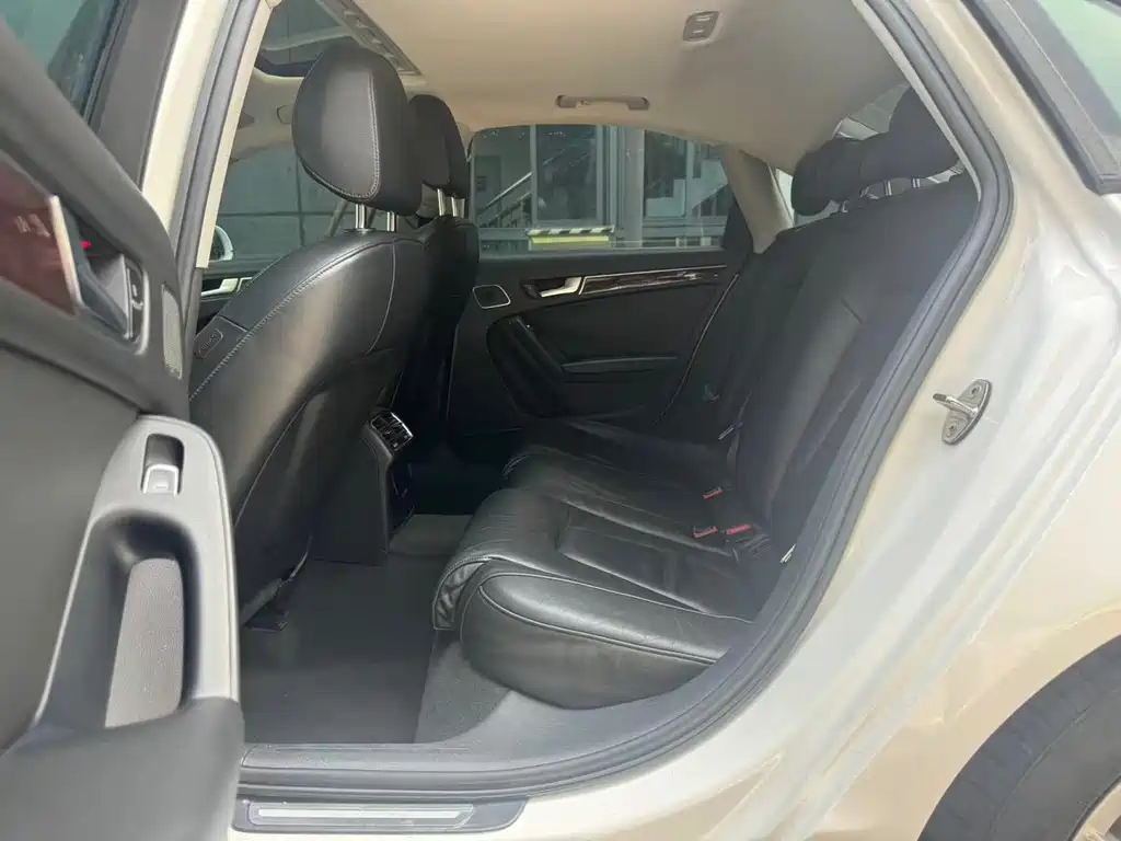 Audi A4L 2012 — фото 9