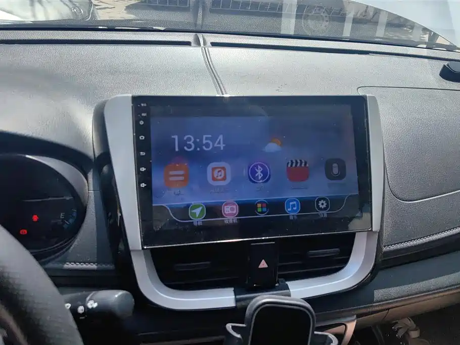 Toyota Yaris L 2017 — фото 13