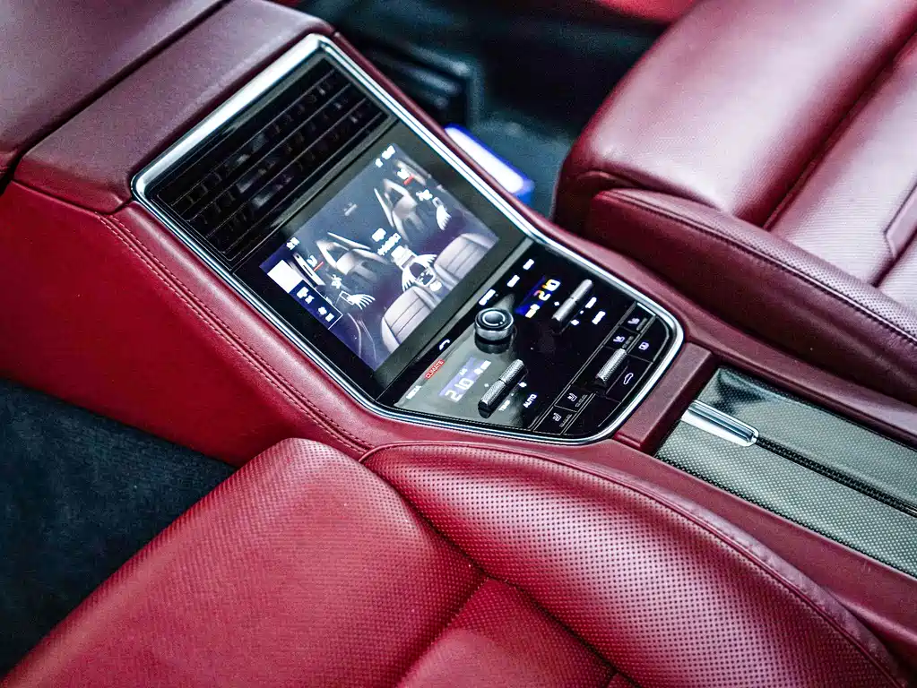 Porsche Panamera 2017 — фото 14