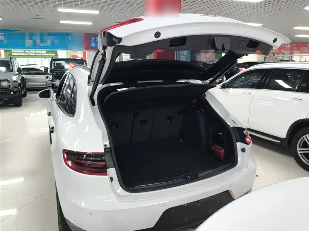 Porsche Macan 2017 — фото 19