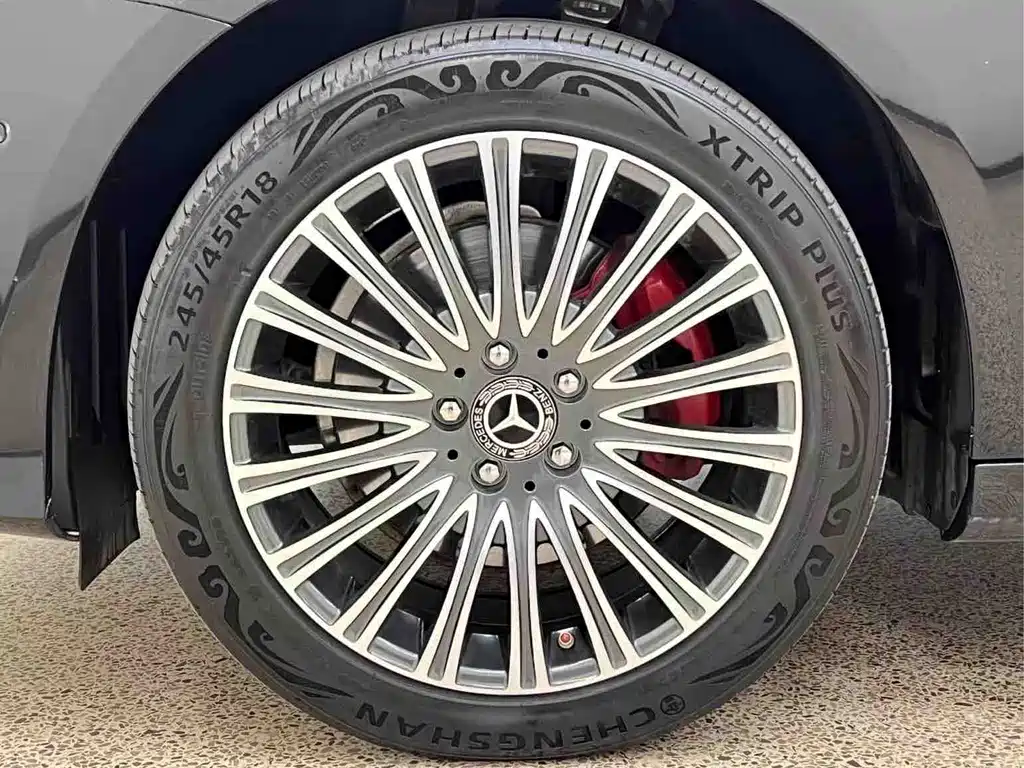 Mercedes-Benz E-Class 2023 — фото 8