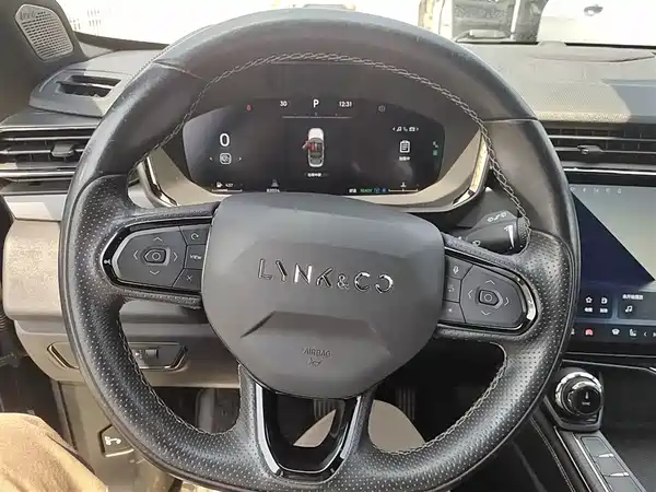 Lynk & Co 01 2023
