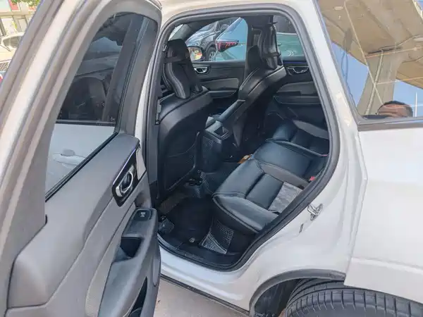 Volvo XC60 2021