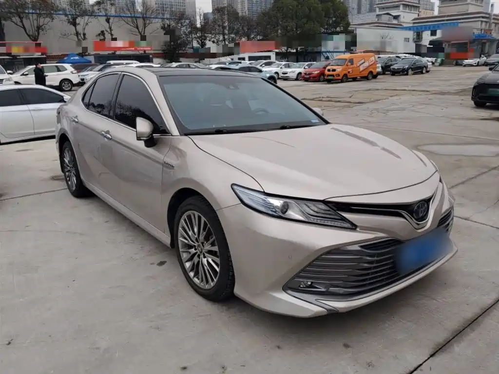 Toyota Camry 2021 — фото 4