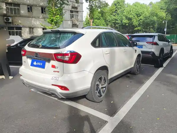 BYD S7 2014