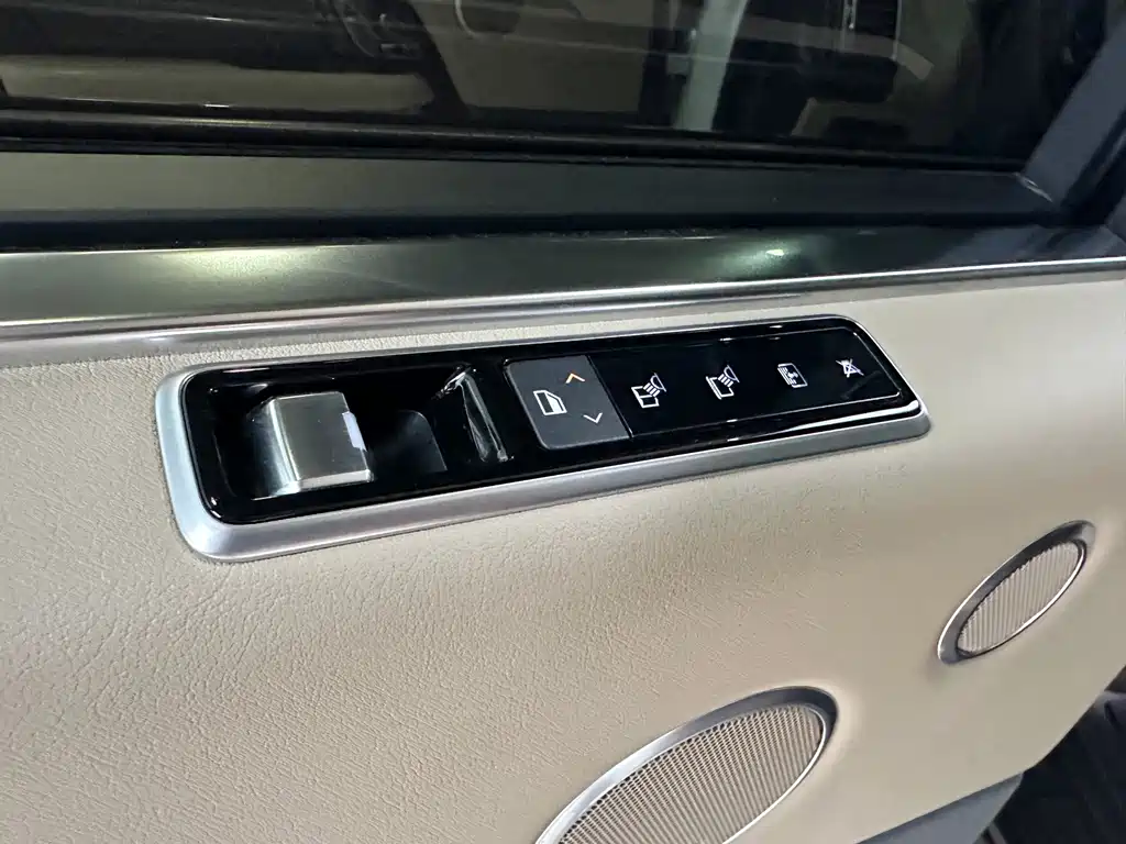 Land Rover Range Rover 2021 — фото 18