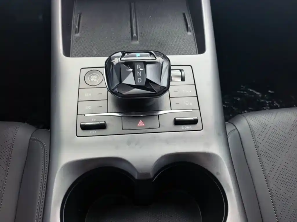 BYD Qin PLUS 2025 — фото 14