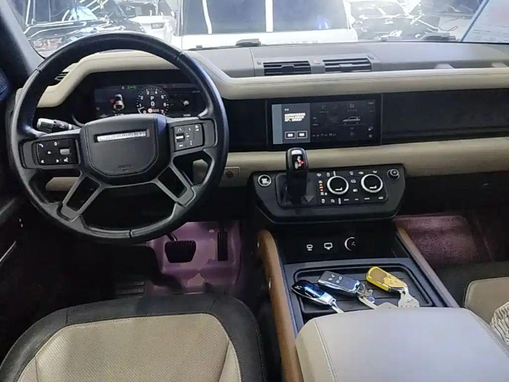 Land Rover Defender 2021 — фото 10