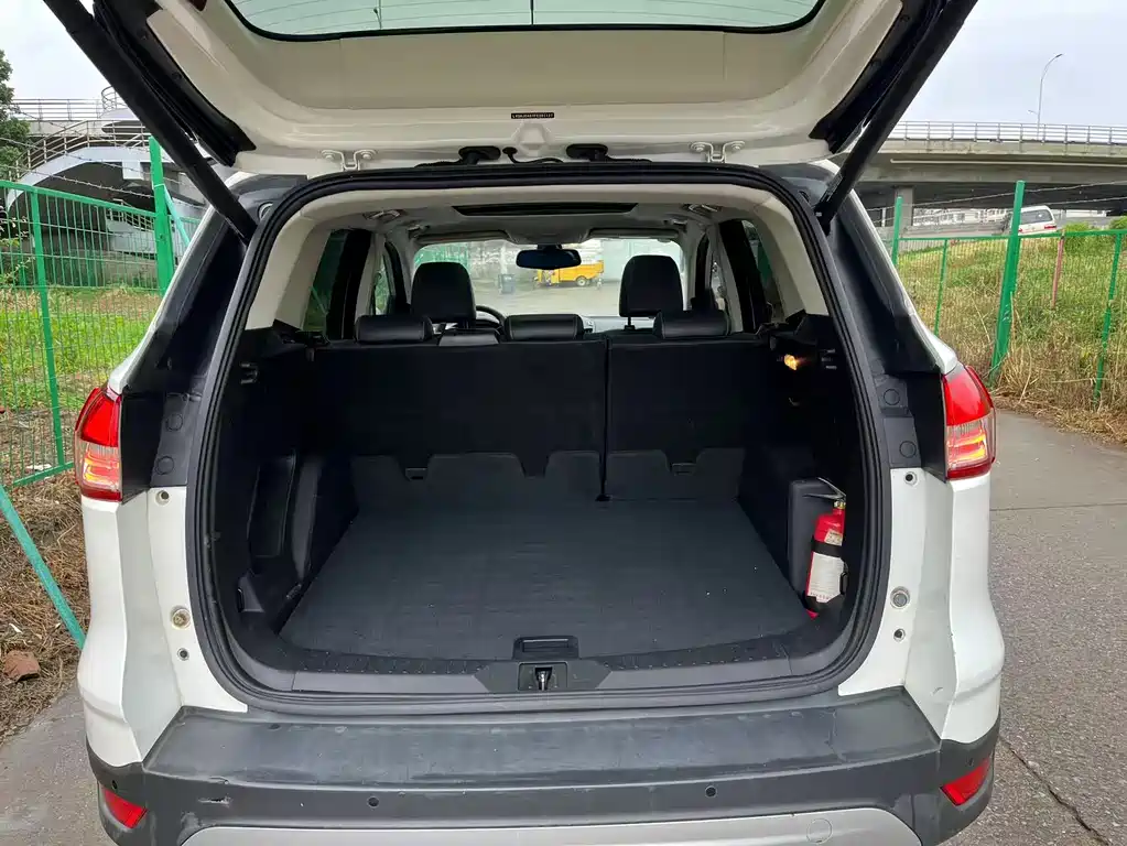 Ford Kuga 2015 — фото 14