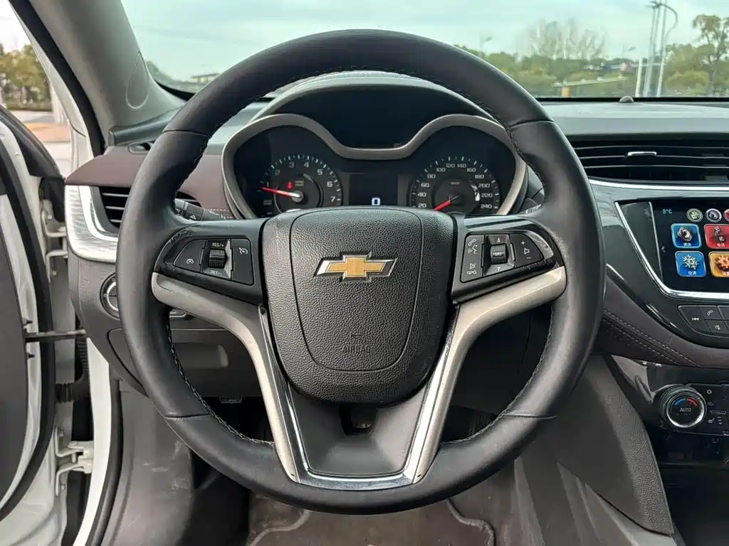 Chevrolet Malibu 2017 — фото 13