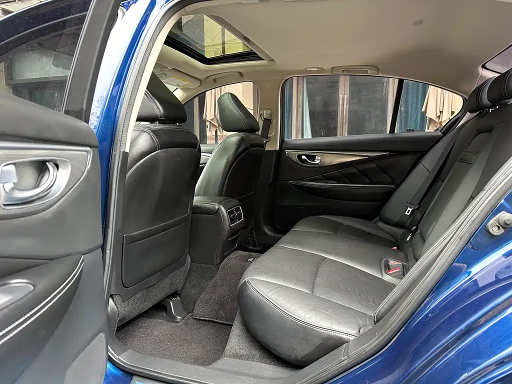 Infiniti Q50L 2017 — фото 10