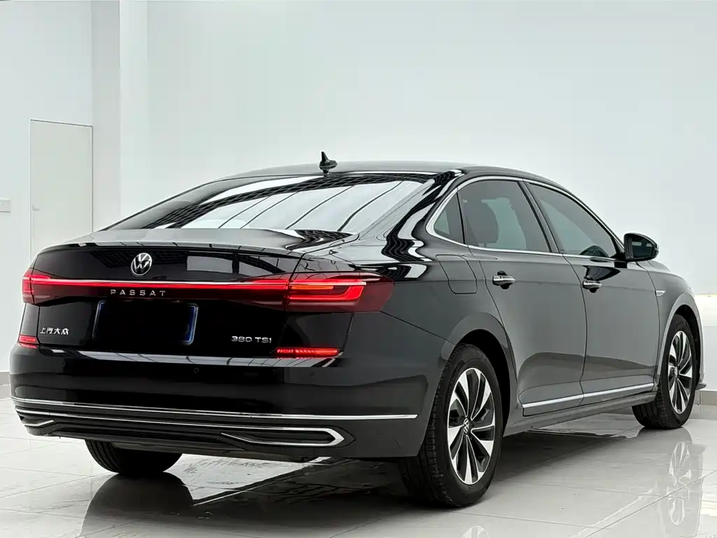Volkswagen Passat 2023