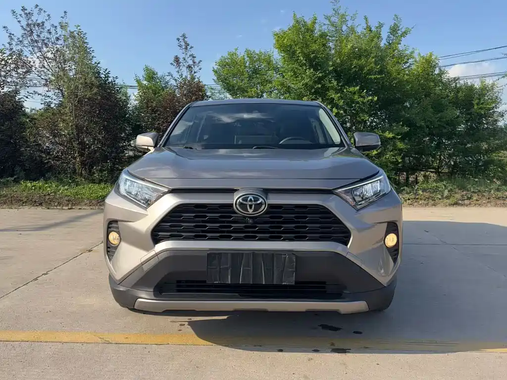Toyota RAV4 2020 — фото 2
