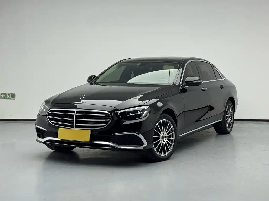 Mercedes-Benz E-Class 2023 — фото 1
