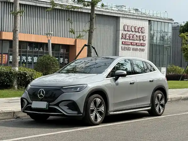 Mercedes-Benz EQE SUV 2023