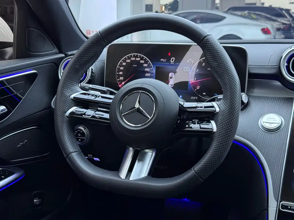 Mercedes-Benz C-Class 2023 — фото 6