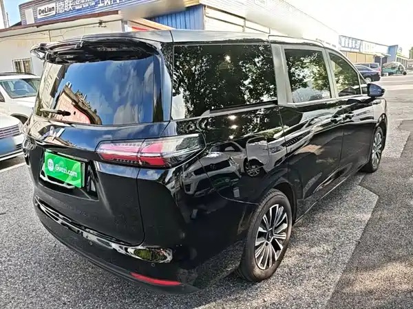 Wuling Starlight 730 New Energy 2025