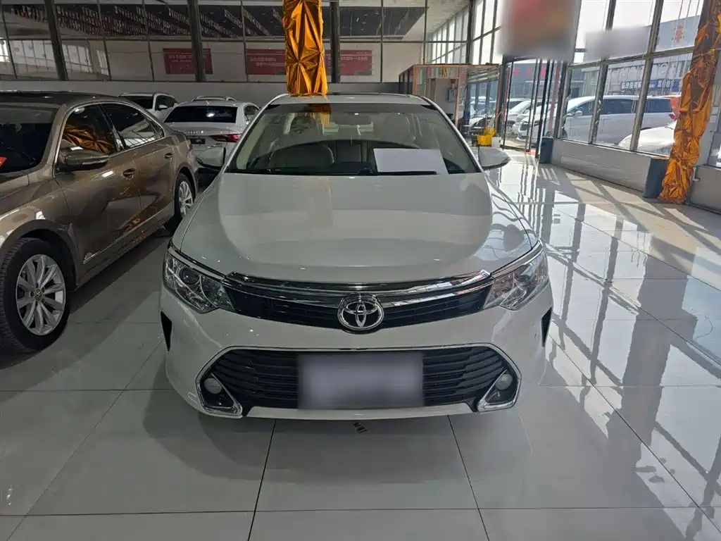 Toyota Camry 2017 — фото 3