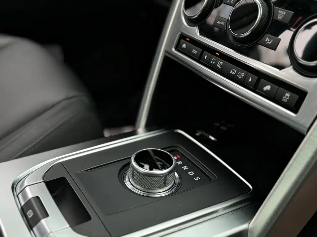 Land Rover Discovery Sport 2017 — фото 22