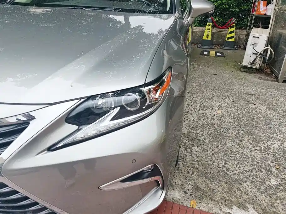 Lexus ES 2017 — фото 5