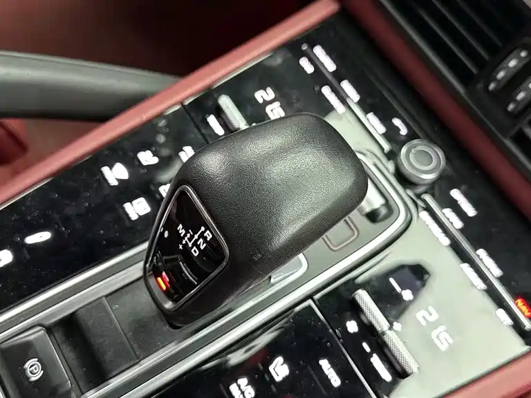 Porsche Cayenne 2022 — фото 15