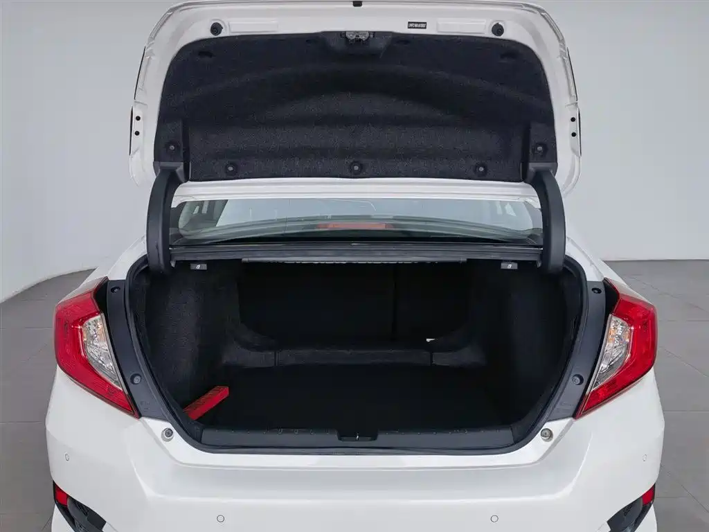 Honda Civic 2019 — фото 16