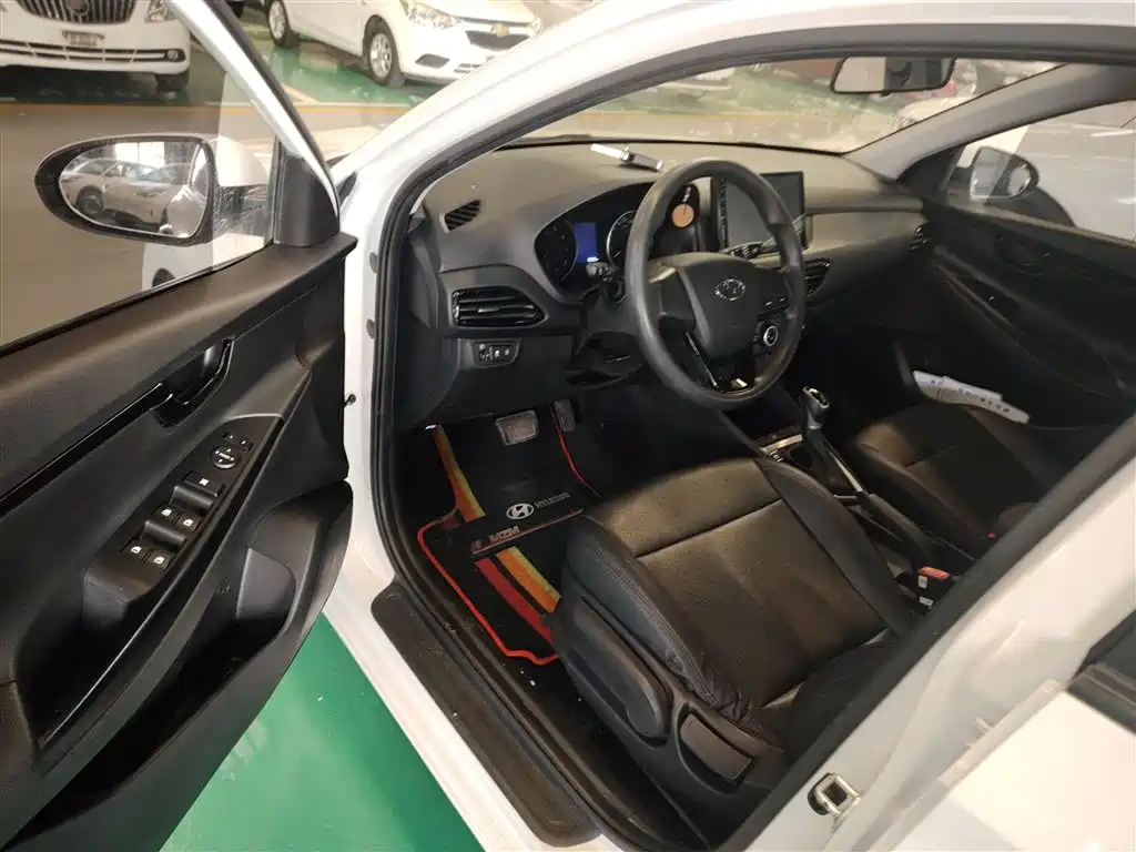 Hyundai Elantra 2020 — фото 16