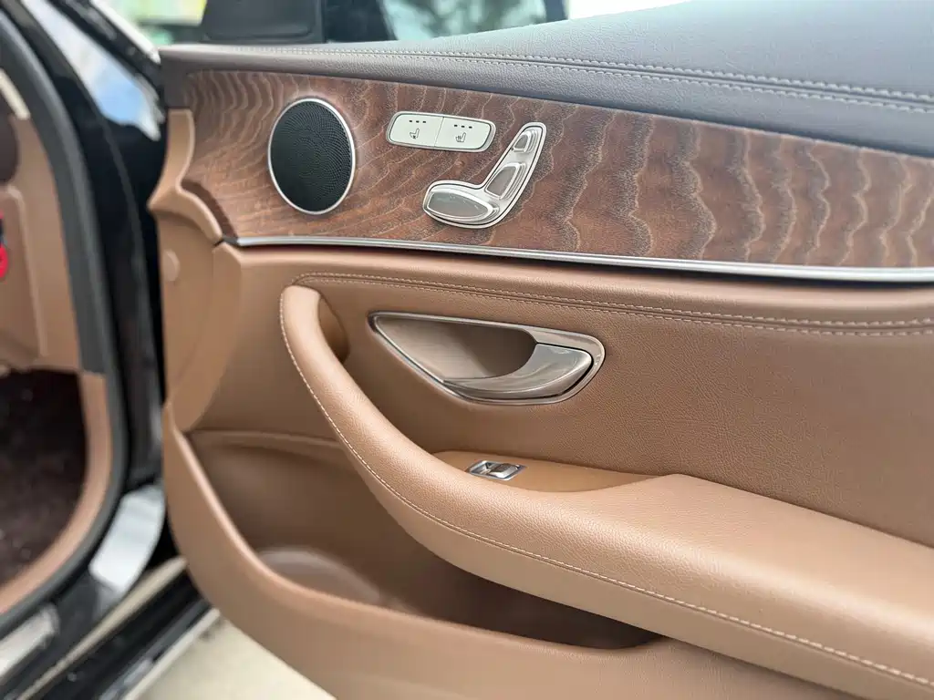 Mercedes-Benz E-Class 2023 — фото 23