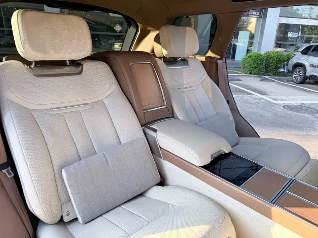Land Rover Range Rover 2025 — фото 13