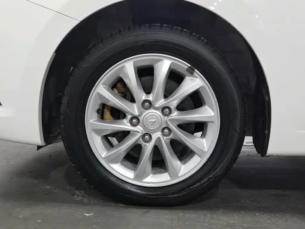 Changan Yuexiang V7 2017 — фото 17