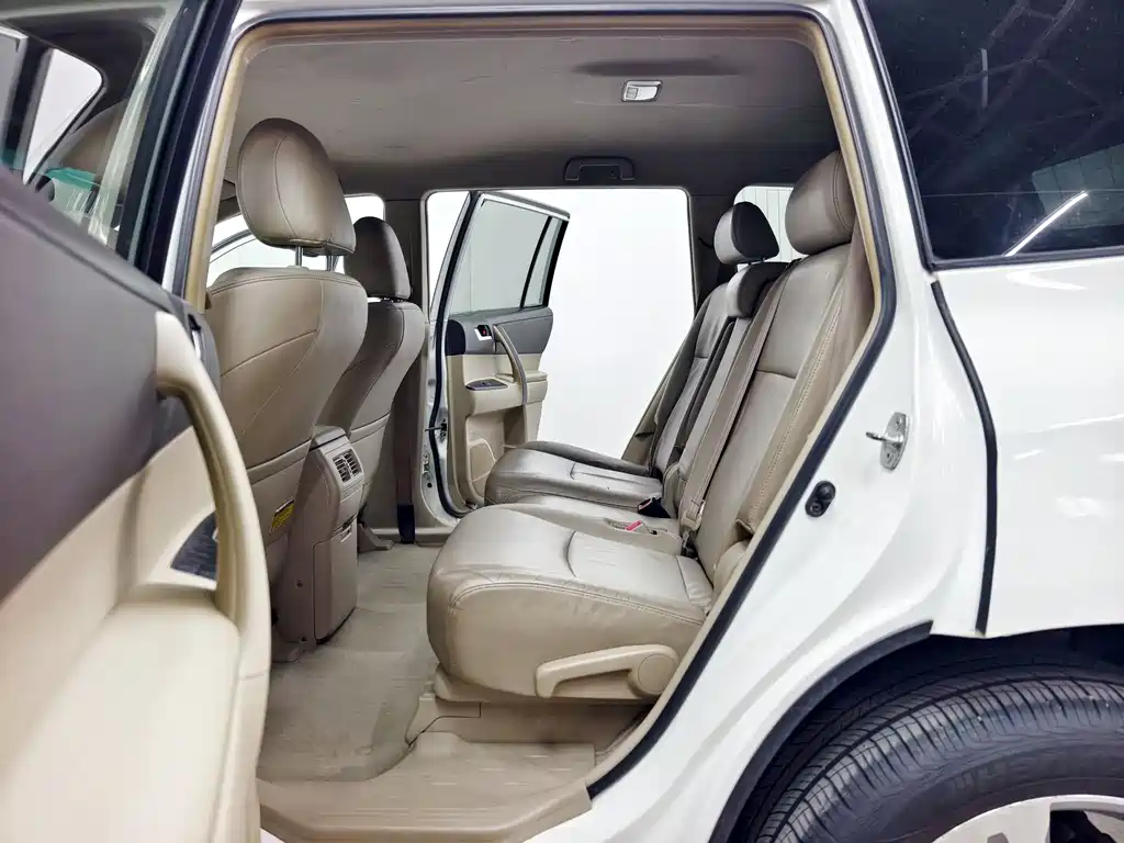 Toyota Highlander 2011 — фото 12