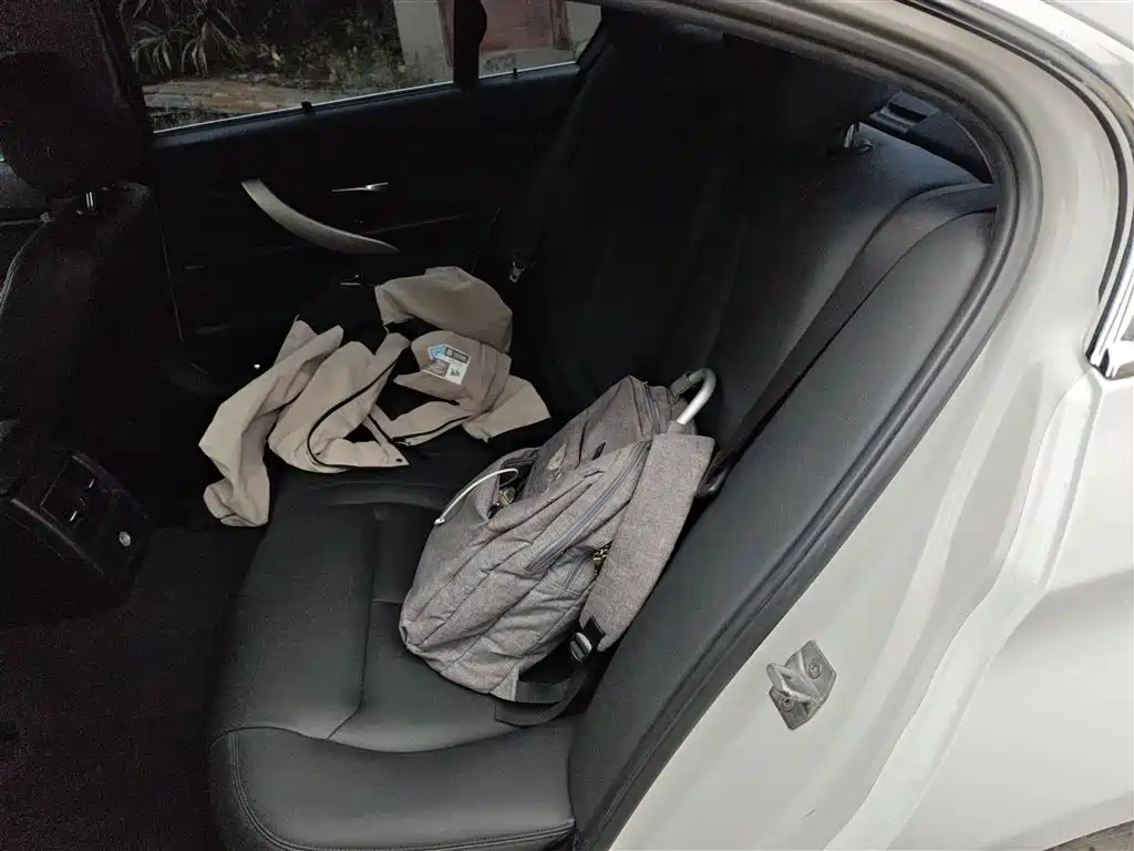 BMW 3 Series 2015 — фото 17
