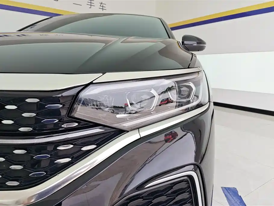 Volkswagen Passat 2023