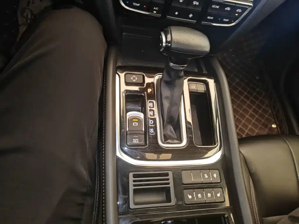 GAC Trumpchi GS8 2017 — фото 14