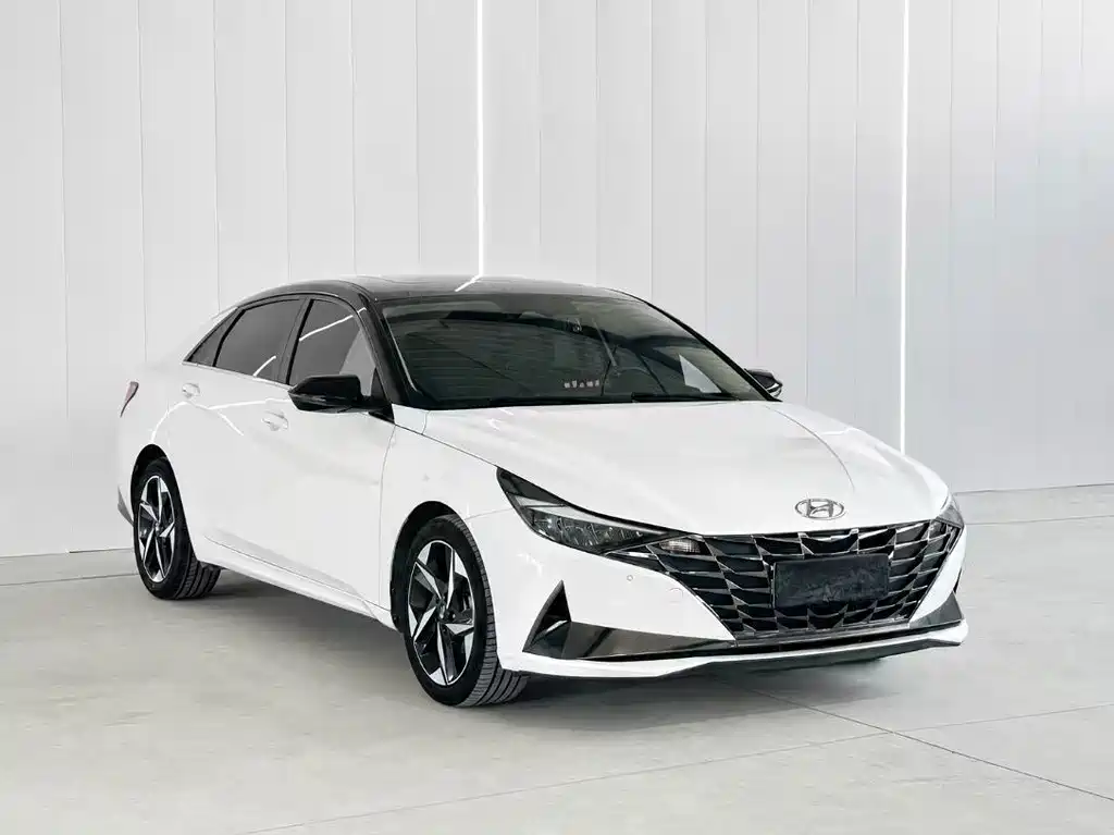 Hyundai Elantra 2022