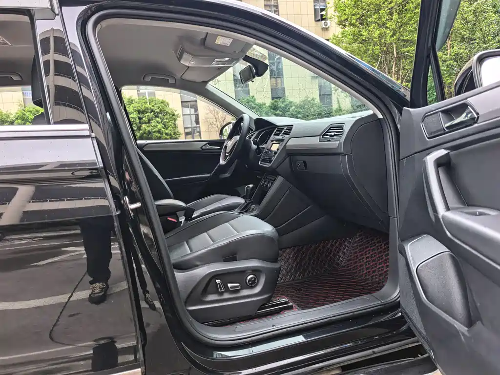 Volkswagen Tiguan L 2021 — фото 20