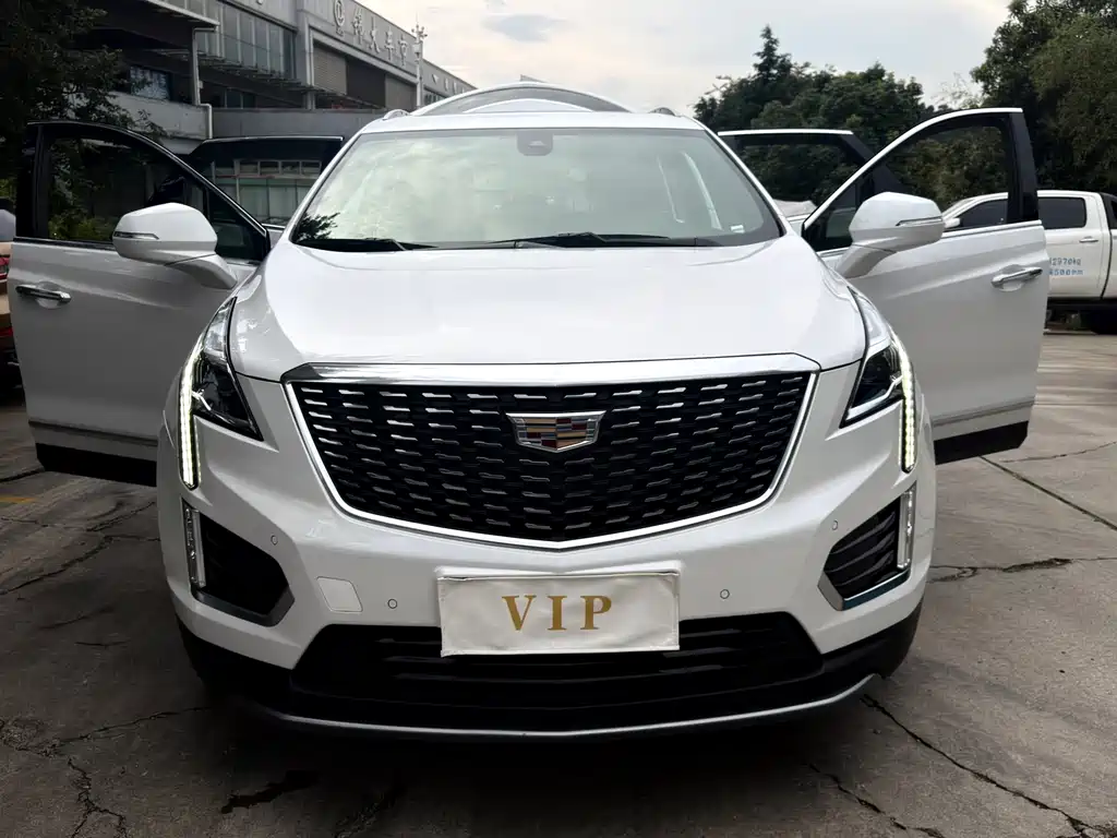 Cadillac XT5 2021 — фото 2