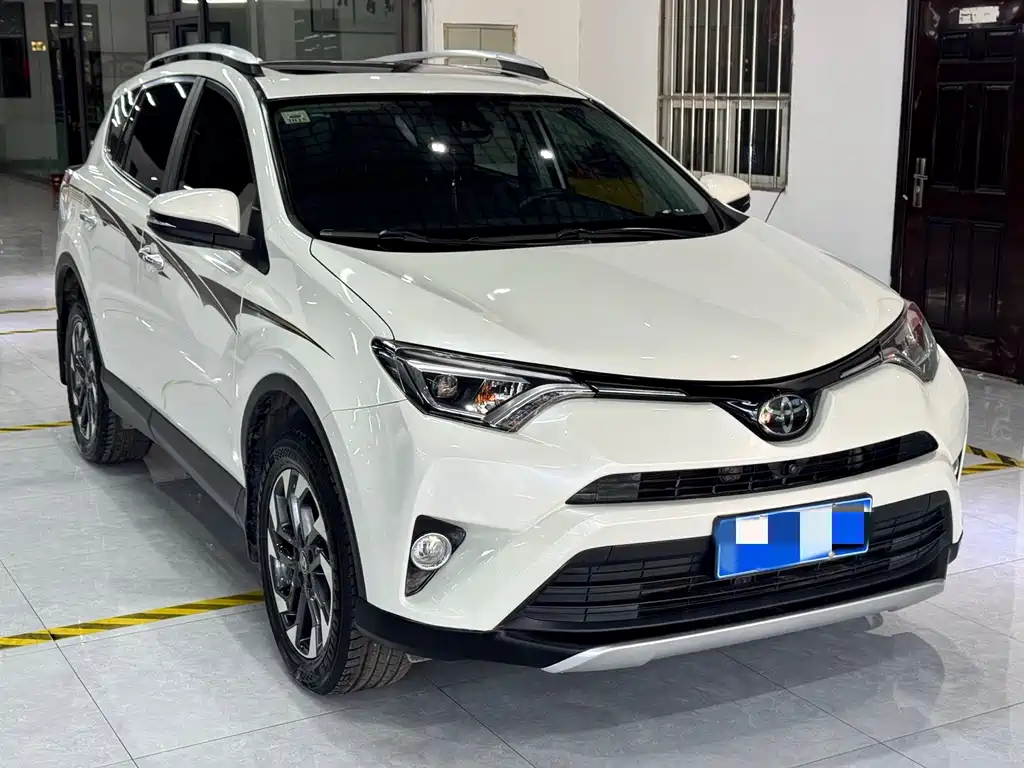 Toyota RAV4 2019 — фото 3
