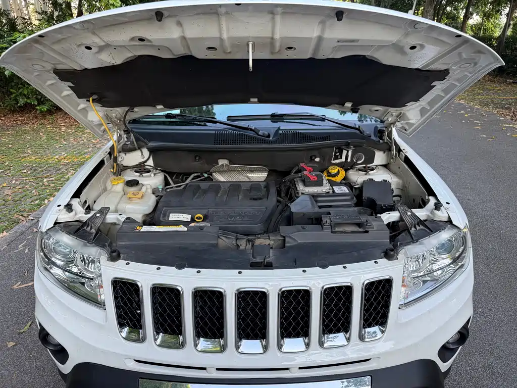 Jeep Compass 2013 — фото 15