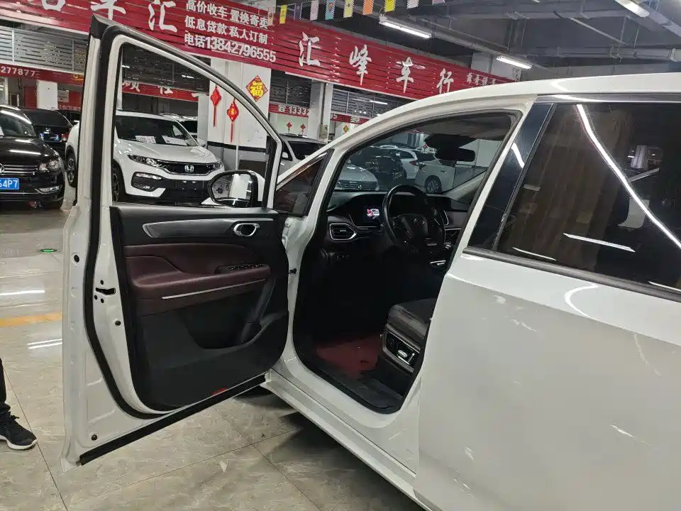 GAC Trumpchi M6 2022 — фото 3