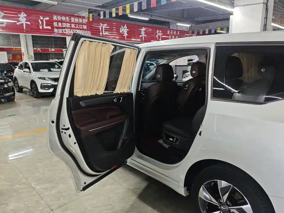 GAC Trumpchi M6 2022 — фото 4