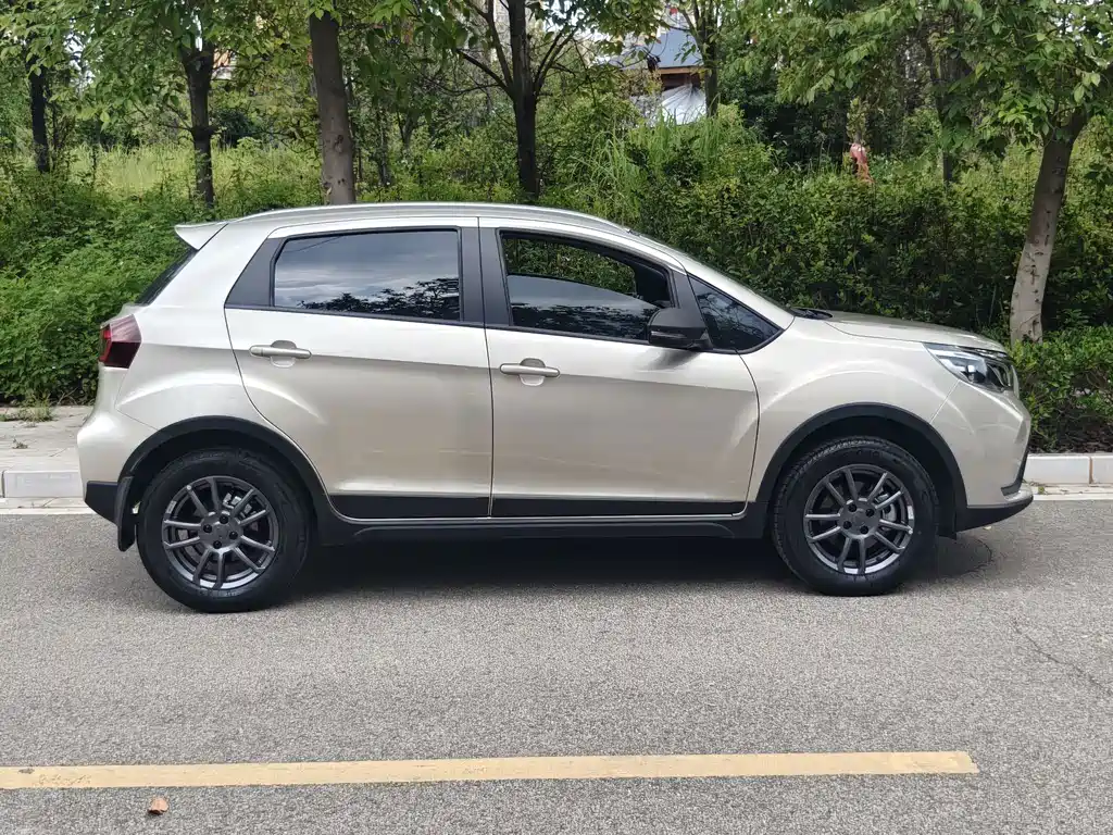 Geely Vision X3 2021