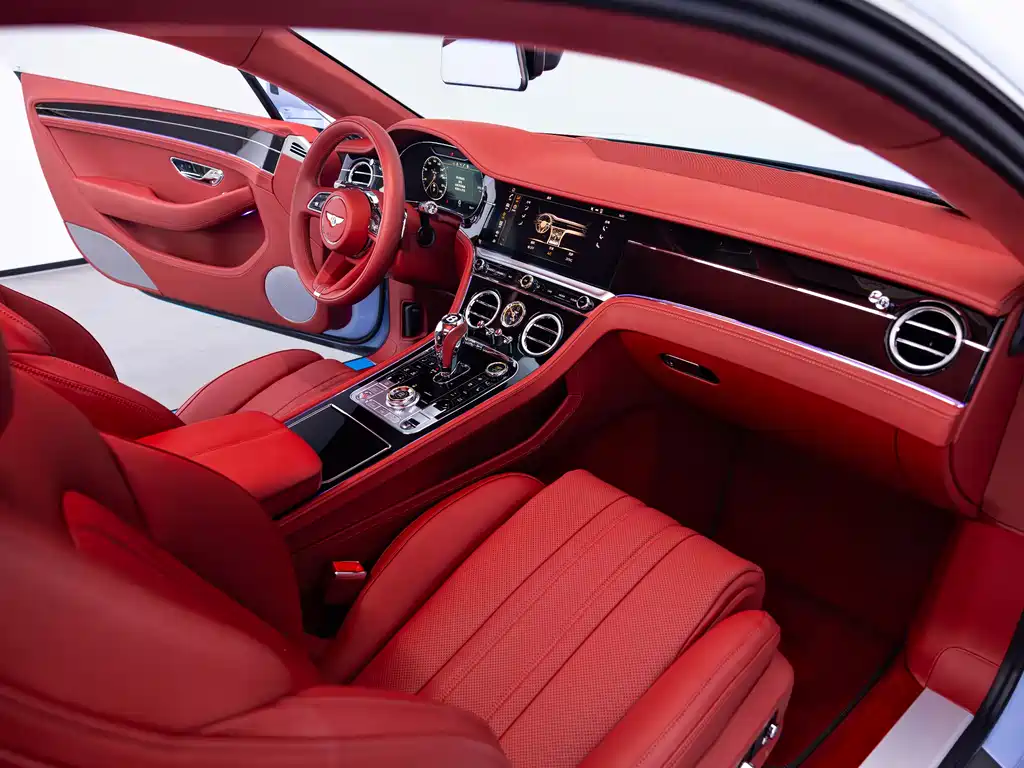 Bentley Continental 2023 — фото 7