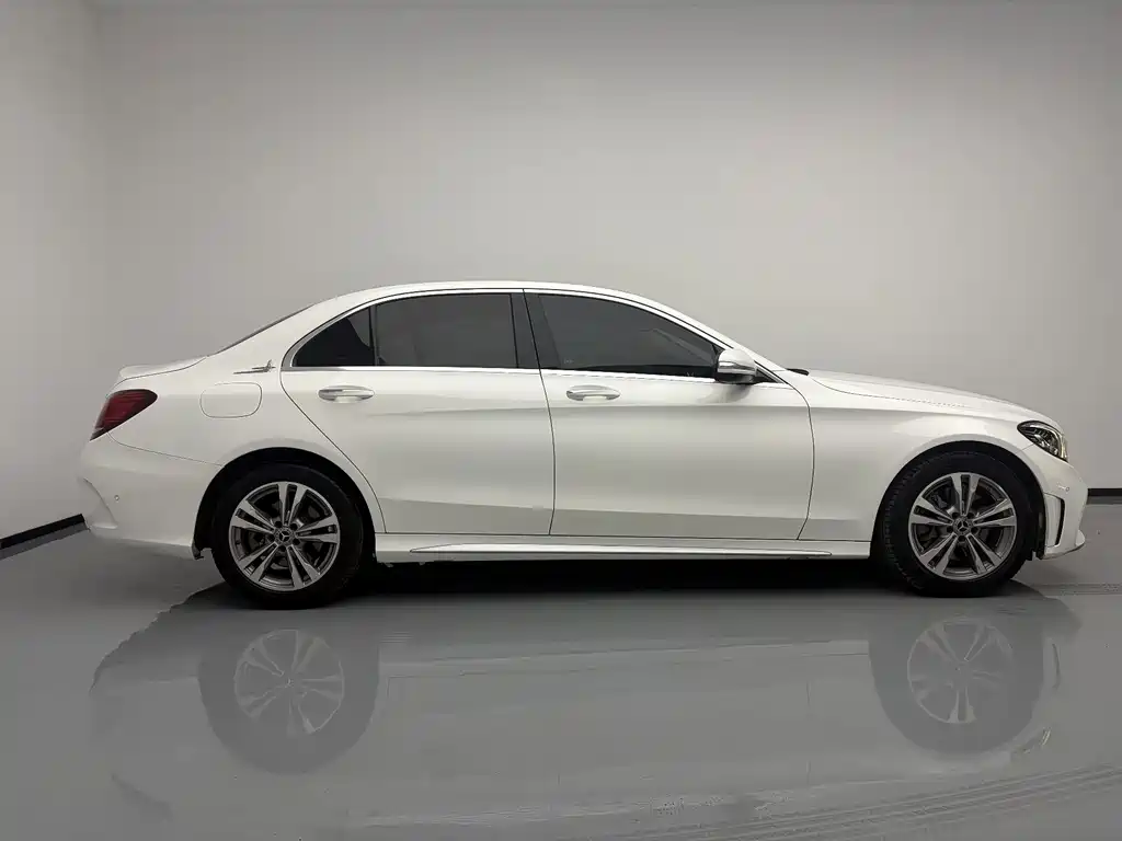 Mercedes-Benz C-Class 2019 — фото 7