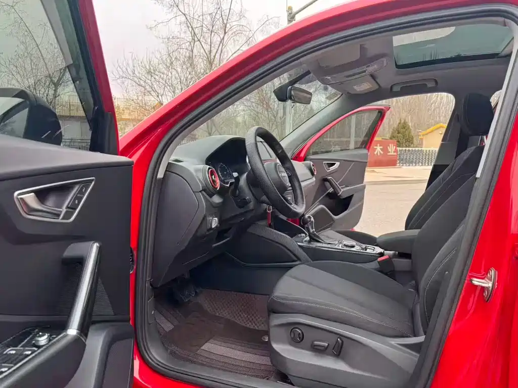 Audi Q2L 2020