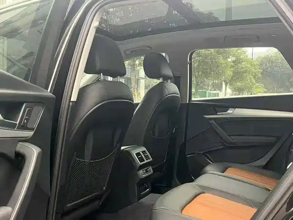 Audi Q5L 2020