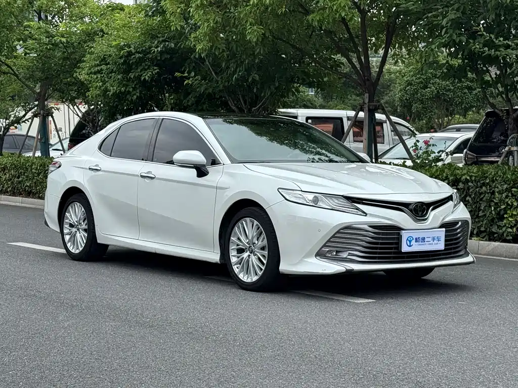 Toyota Camry 2020 — фото 3